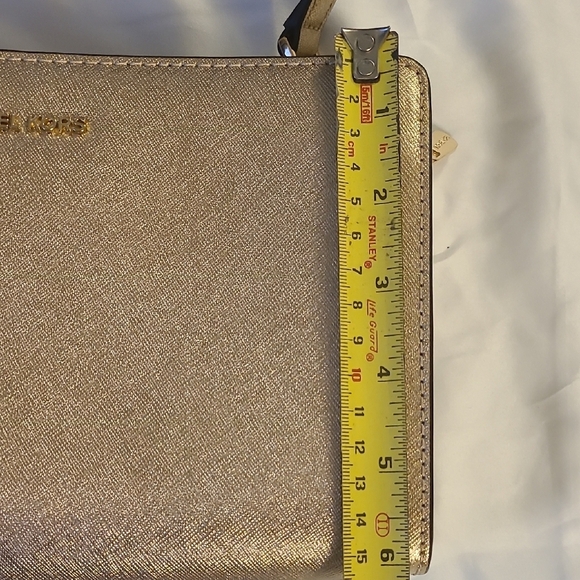 Michael Kors Shimmering Gold Crossbody Bag - Picture 5 of 6